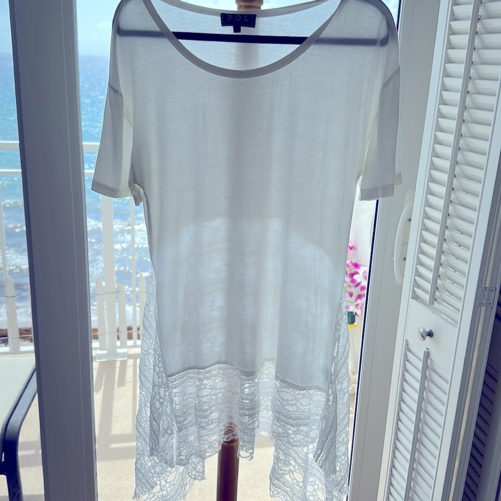 NWOT POL Ivory tunic top with Lace Detail